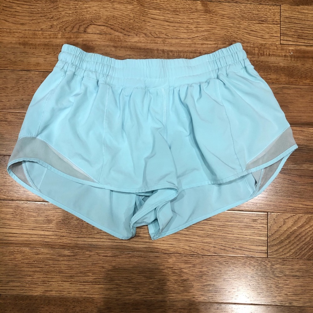 Hotty hot 2.5” Lululemon shorts